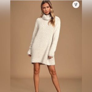 NWOT Super Soft, Plush, Lulus sweater dress